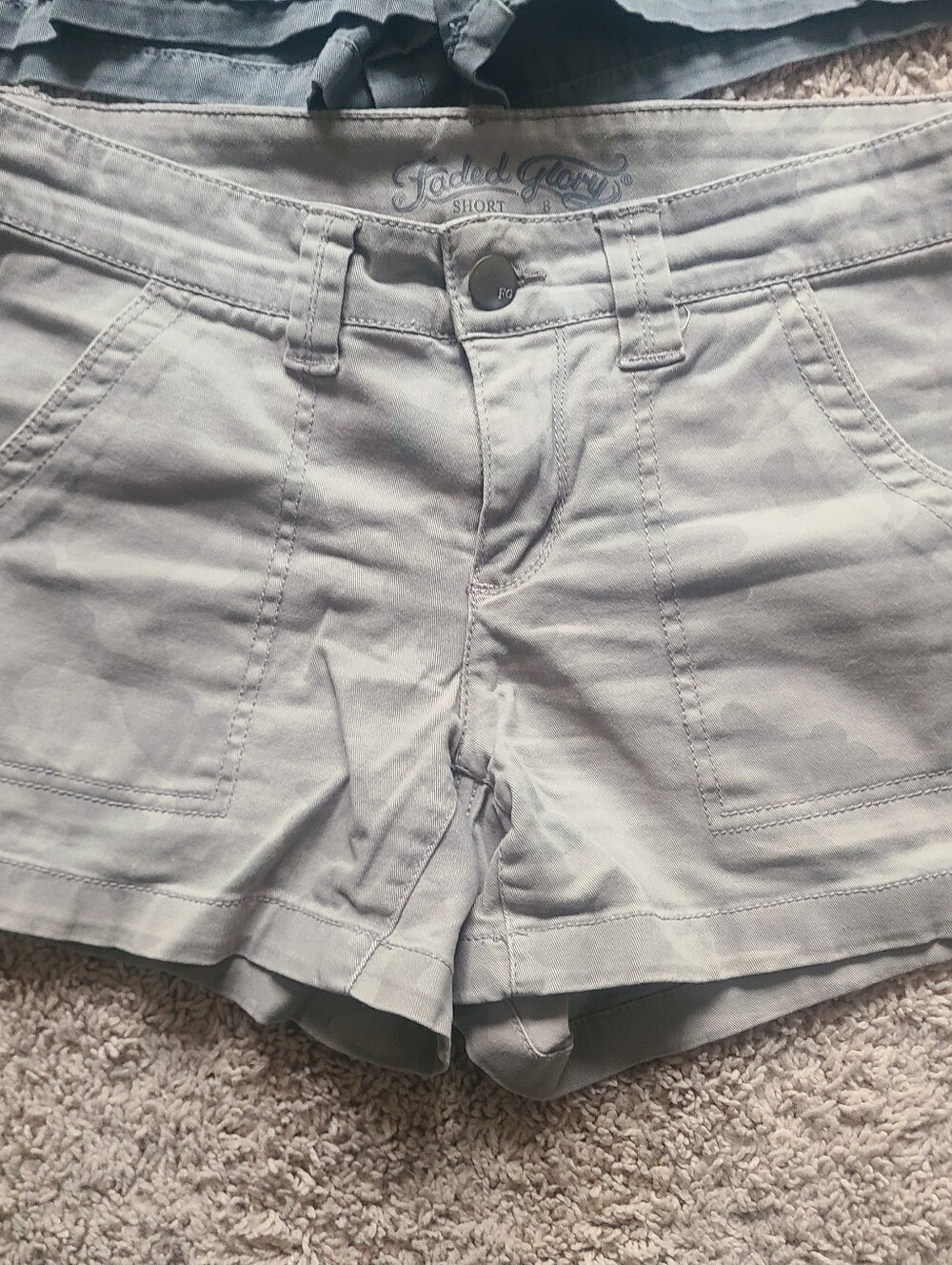 Y2K Shorts Lot 2 Pairs Women's Size 8 Camo Chino Outdoor Comfy Preppy Merona - Picture 3 of 9